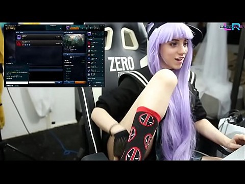 Teen Masturbating and Playing League of Legends URF Mode 1/2