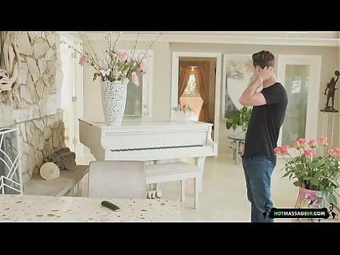 трахает мою невестку