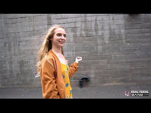 Real Teens - Petite Russian Gets Tight Pussy Stretched