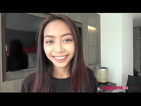 Petite young Thai girl fucked by big Japan guy