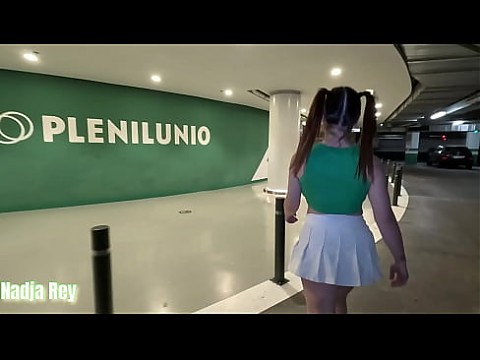 PUBLIC SEX y CUMWALK Nadja Rey gets Horny in the parking , EXHIBICIONISMO con SEMEN EN LA CARA 11 мин.