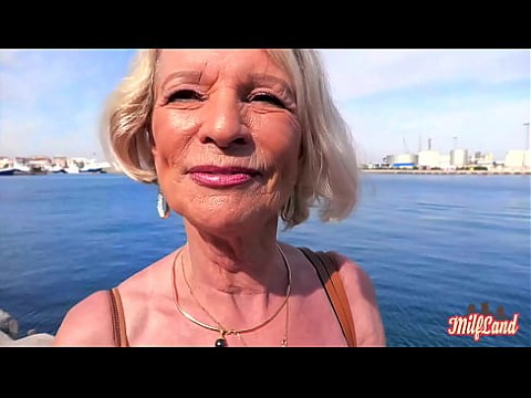 Ева - бабушка, которая любит задницу, часть 1 13 мин.
