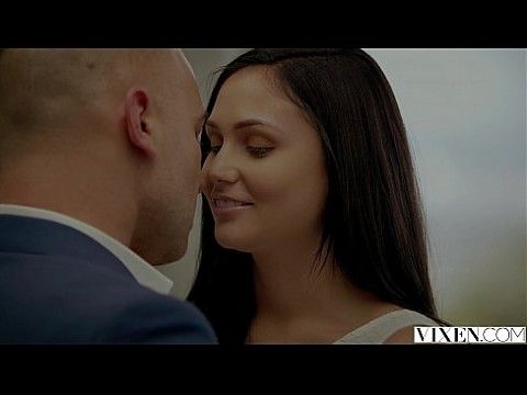 VIXEN арендатор Ariana Marie трахнул в задницу домовладелец 12 мин.