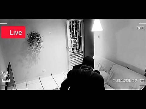 Вор похитил замужнюю женщину в ее доме, которая была одна, это было снято в прямом эфире Новостей!!! 9 мин.