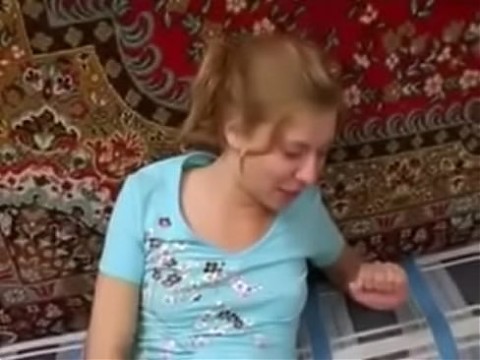 step BRO ПОЛУЧИЛ УДАР ОТ МАЛЕНЬКОГО ХО, НО ЕЩЕ НЕ НАДЕЛ ТЕБЯ ДОСТАТОЧНО, ПОЭТОМУ ОН НАМОЧИЛ ЕЕ. Засунул ее в пизду для свежей здоровой партии 31 мин.
