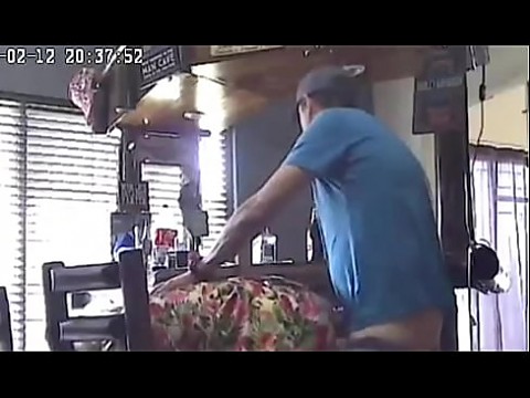 Скрытая камера засняла, как мой муж трахает 18-летнюю няню 5 мин.