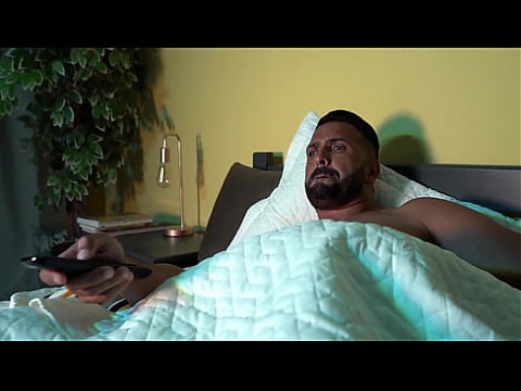 За кулисами хардкорного порно фильма - Lady Milf - Tony Tigrao - COMPLETO NO RED 5 мин.
