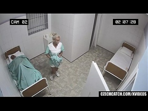 Модель-блондинка арестована после вечеринки с алкогольными напитками 6 мин.