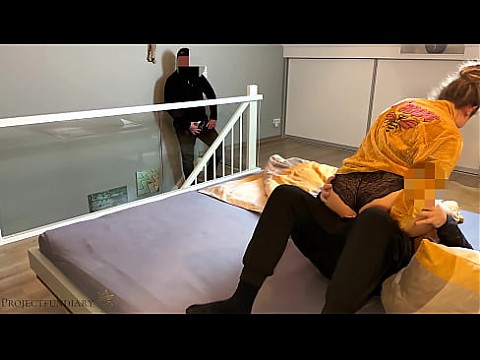 домохозяйка изменяет с соседом муж наблюдает и наполняет ее второй спермой