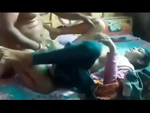 Гури трахается за деньги 8 мин.
